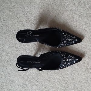 Slingback shoe with beautiful gemstones, adjustable sling, excellent condition